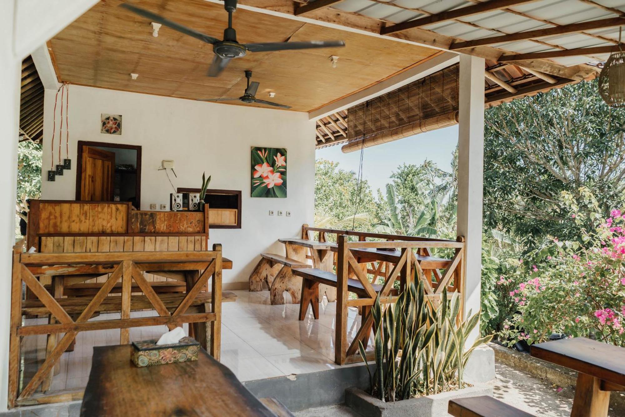 Temeling Jungle Inn Batumadeg Exteriör bild